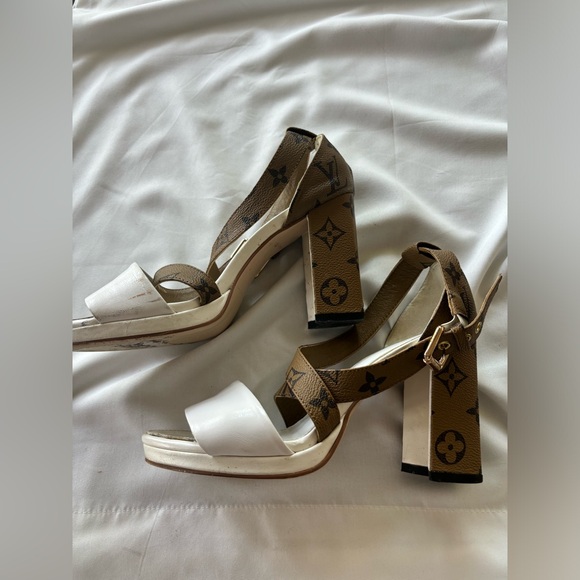 Louis Vuitton white heels - Picture 4 of 4